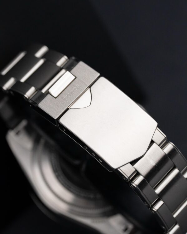 69cd84c7-1510-41fb-9855-7f023edd7a7f 69cd84c7-1510-41fb-9855-7f023edd7a7f