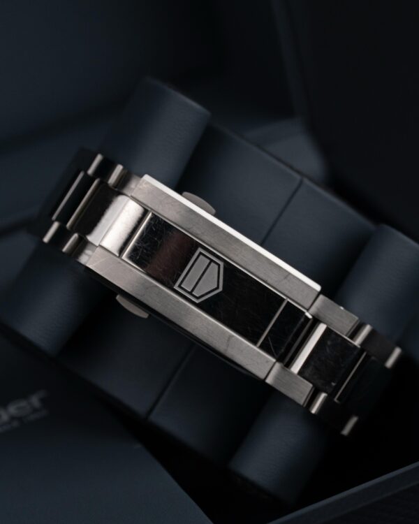 d3ac67fb-63c5-4141-8d1c-803cff0e8c25 d3ac67fb-63c5-4141-8d1c-803cff0e8c25