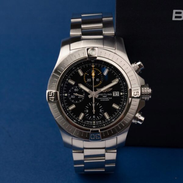 Breitling Avenger Chronograph 45 A13317101B1A1